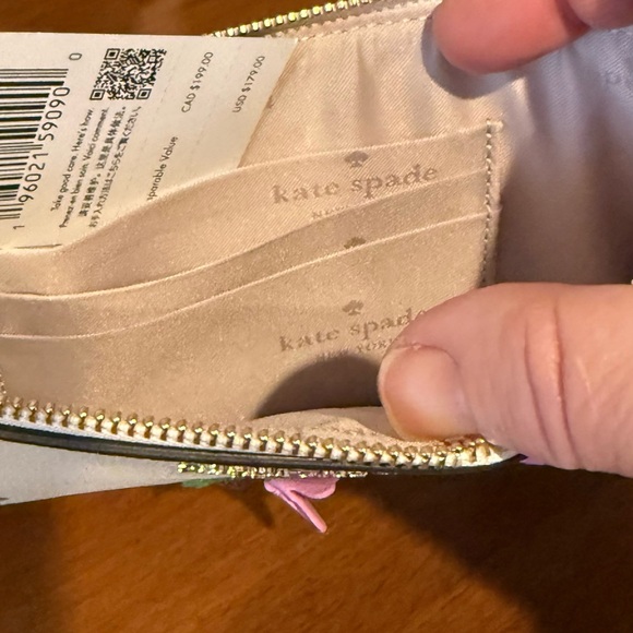Kate Spade New York Lucy Applique Medium L-Zip Wristlet - Picture 10 of 10